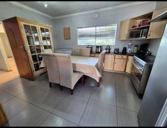 4 BEDROOM HOUSE FOR SALE IN BRACKENHURST